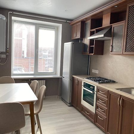 Apartpoltava Двокімнатні Апартаменти З Джакузі Біля Листопаду 外观 照片