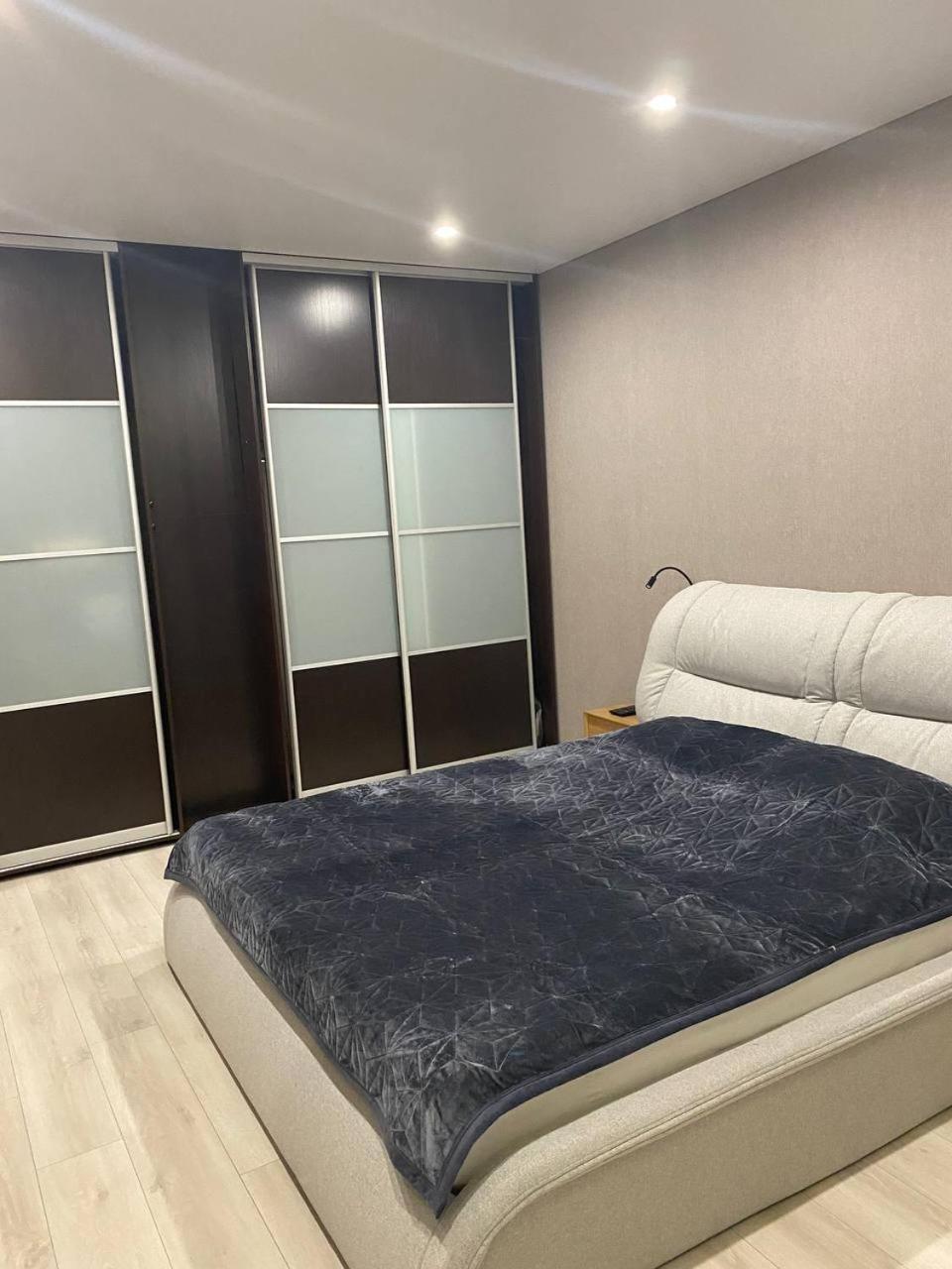Apartpoltava Двокімнатні Апартаменти З Джакузі Біля Листопаду 外观 照片