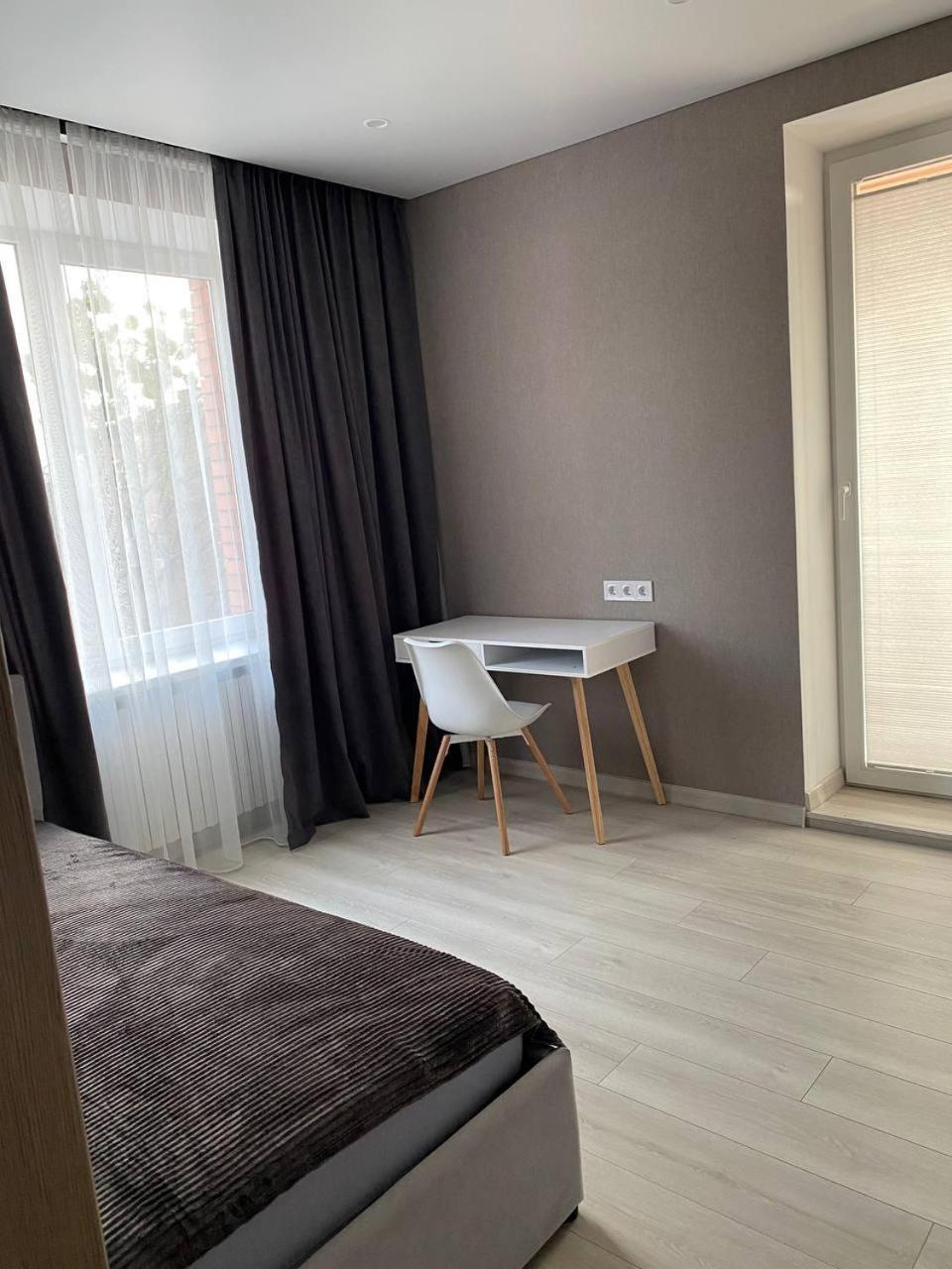 Apartpoltava Двокімнатні Апартаменти З Джакузі Біля Листопаду 外观 照片