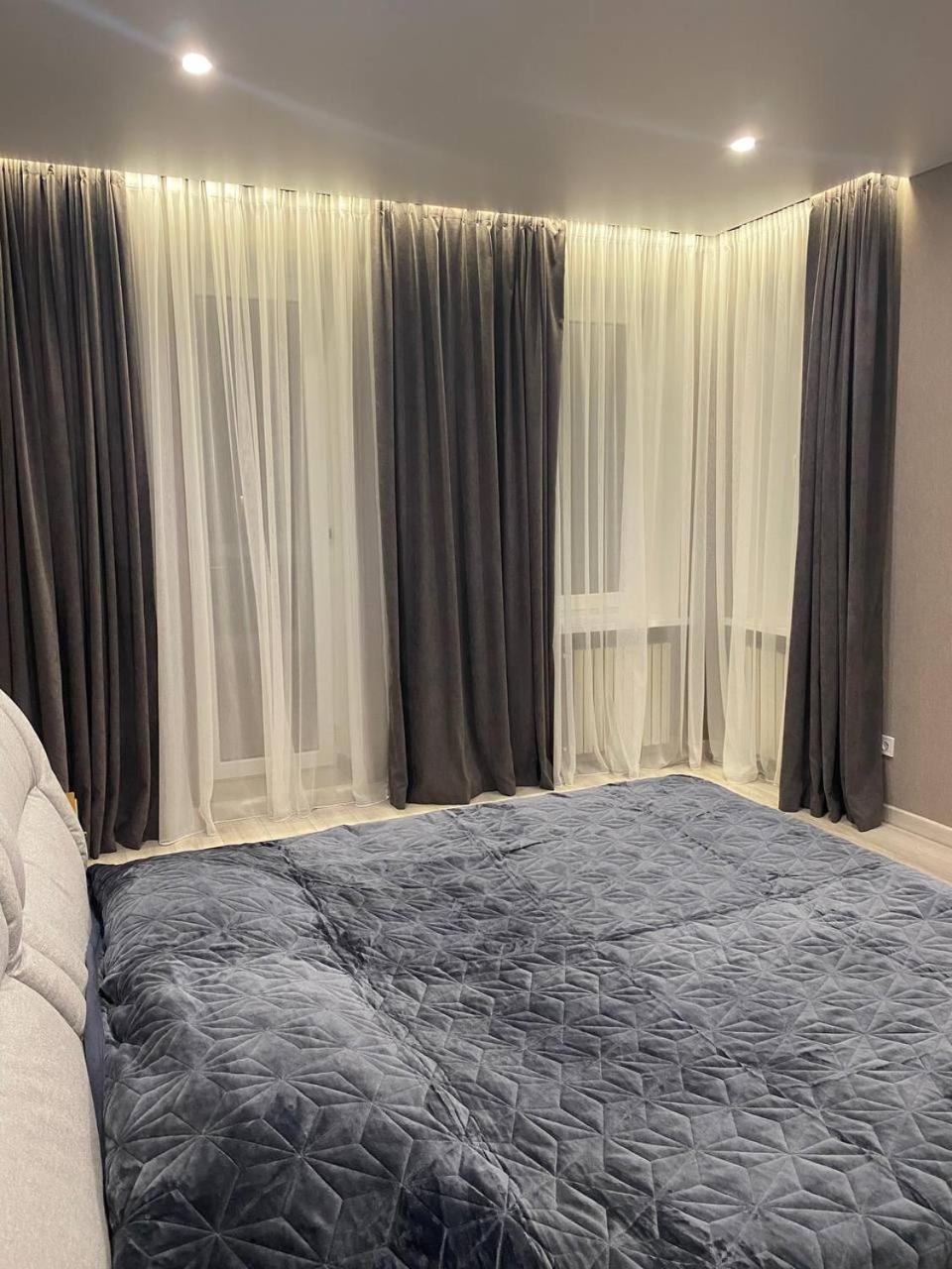 Apartpoltava Двокімнатні Апартаменти З Джакузі Біля Листопаду 外观 照片